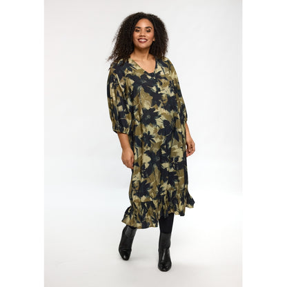 Studio SAnita Dress Dress Green black flowers