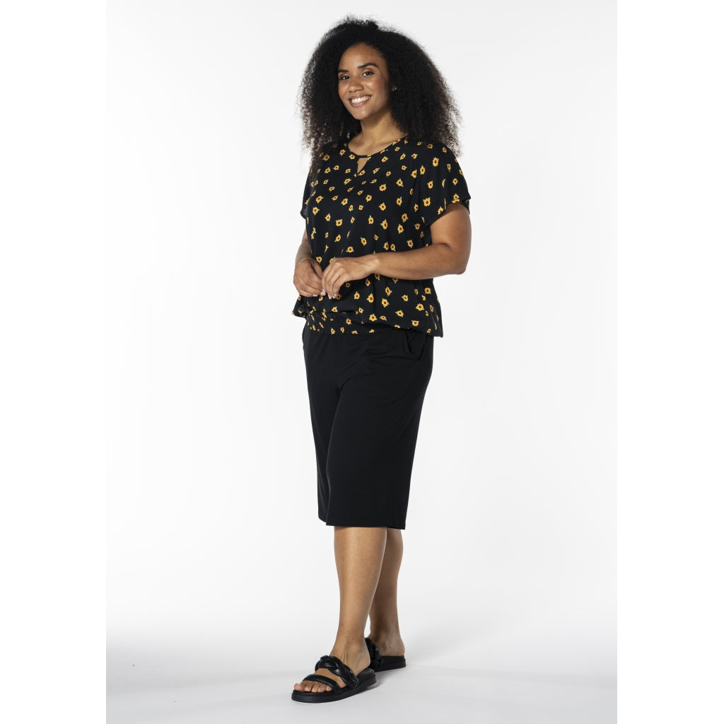 Studio SCamilla Blouse Blouse Black with sunflower