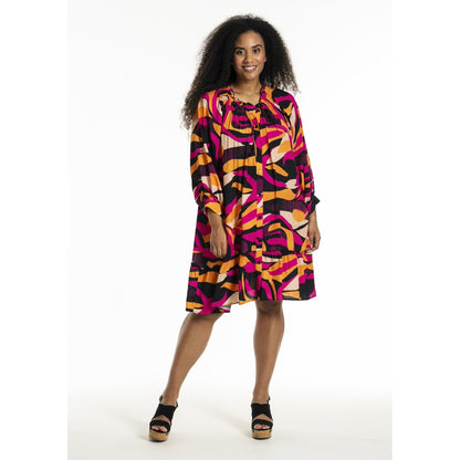 Studio SJeanett Dress Dress Black pink and orange stripes