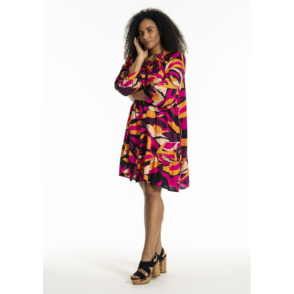 Studio SJeanett Dress Dress Black pink and orange stripes