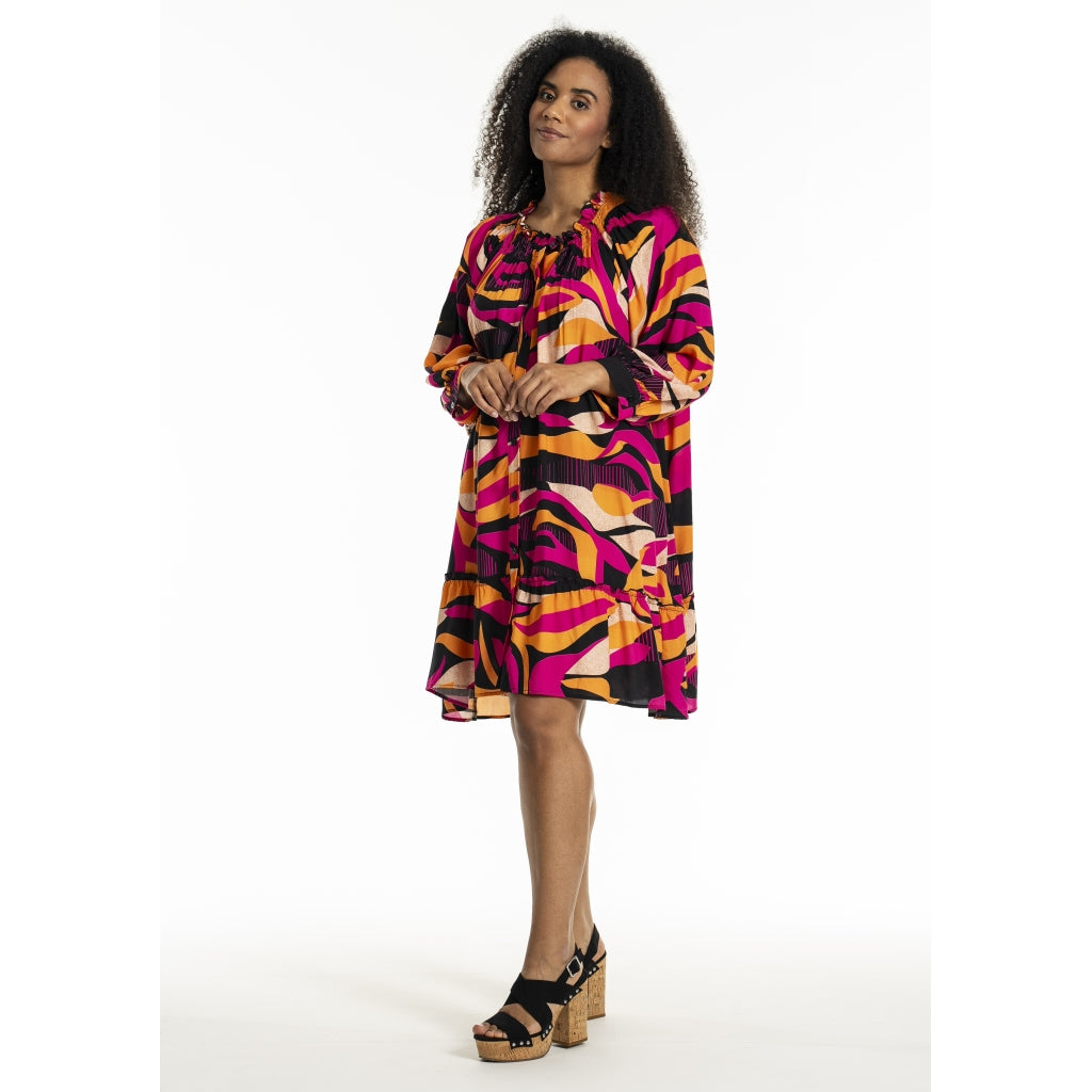 Studio SJeanett Dress Dress Black pink and orange stripes