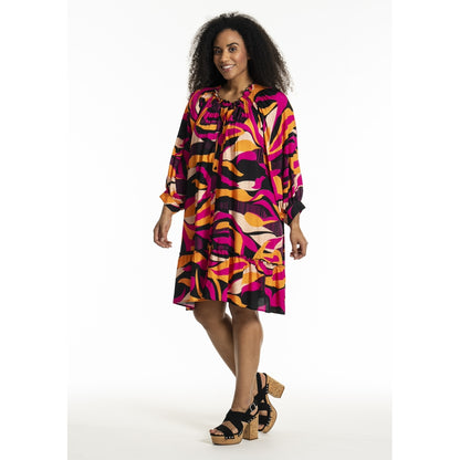 Studio SJeanett Dress Dress Black pink and orange stripes