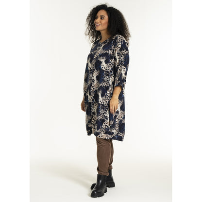 Studio SLonetta Dress Dress Navy with sand print