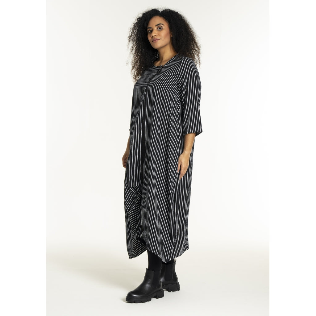 Studio SNoella Dress Dress Black with white stripe